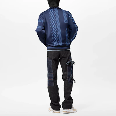 ルイヴィトン SS22 カラコルム ストライプ シングルブレスト パイロットジャケット ブルー メンズ 1AA7B1 Shop ルイヴィトン SS22 カラコルム ストライプ シングルブレスト パイロットジャケット ブルー メンズ 1AA7B1