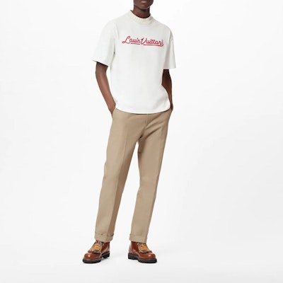 LOUIS VUITTON SS22 刺繡LOGO白色短袖T恤 1A9GMM Lookbook LOUIS VUITTON SS22 刺繡LOGO白色短袖T恤 1A9GMM