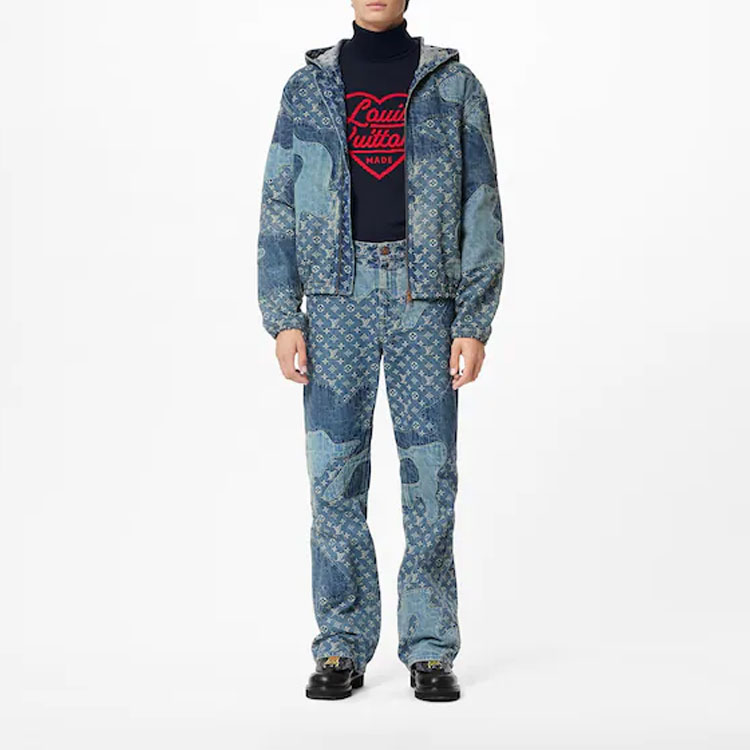 Shop LOUIS VUITTON Jaket Denim Monogram SS22 Biru Desain Patchwork Distressed 1A9K6B