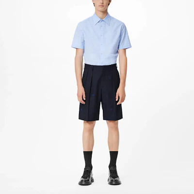 LOUIS VUITTON 2022春夏海軍藍繡標男士休閒短褲 1A9IRP Lookbook LOUIS VUITTON 2022春夏海軍藍繡標男士休閒短褲 1A9IRP