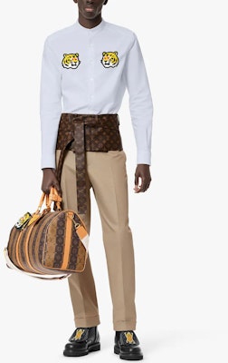 Camiseta de Manga Larga LOUIS VUITTON SS22 con Estampado de Tigre Blanco. 1A9GFN Lookbook Camiseta de Manga Larga LOUIS VUITTON SS22 con Estampado de Tigre Blanco. 1A9GFN