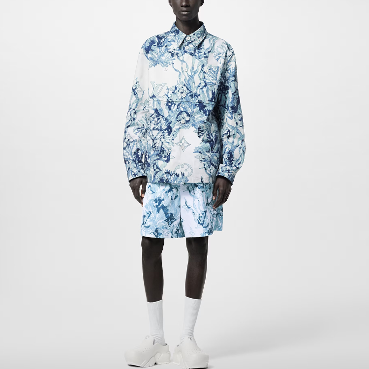 Lookbook ルイヴィトン SS23 ブルーアルファベットプリント 長袖 ボタンアップシャツ. 1ABNSQ