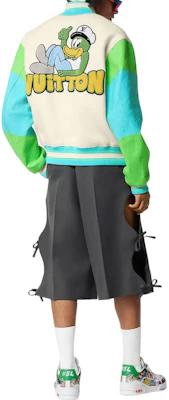 LOUIS VUITTON SS23 Jaket Varsity Multicolor dengan Sulaman Huruf Kartun 1AB96I Lookbook LOUIS VUITTON SS23 Jaket Varsity Multicolor dengan Sulaman Huruf Kartun 1AB96I
