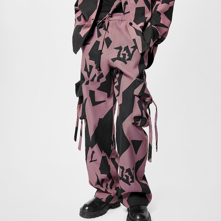 Details for Pantalones Cargo Rosa de Tiro Alto con Múltiples Bolsillos LOUIS VUITTON SS23. 1AATC5