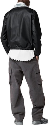 루이비통 SS23 리버서블 숏 가죽 재킷 블랙 1AB990 Shop 루이비통 SS23 리버서블 숏 가죽 재킷 블랙 1AB990