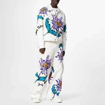 LOUIS VUITTON SS23 Jaket Denim Putih dengan Logo dan Desain Bordir. 1AB516 Details for LOUIS VUITTON SS23 Jaket Denim Putih dengan Logo dan Desain Bordir. 1AB516