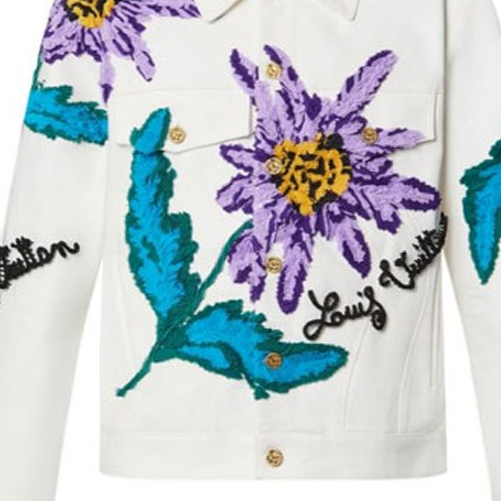Sizing LOUIS VUITTON SS23 Jaket Denim Putih dengan Logo dan Desain Bordir. 1AB516