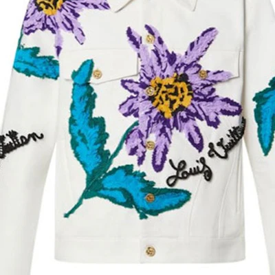 LOUIS VUITTON SS23 Jaket Denim Putih dengan Logo dan Desain Bordir. 1AB516 Sizing LOUIS VUITTON SS23 Jaket Denim Putih dengan Logo dan Desain Bordir. 1AB516