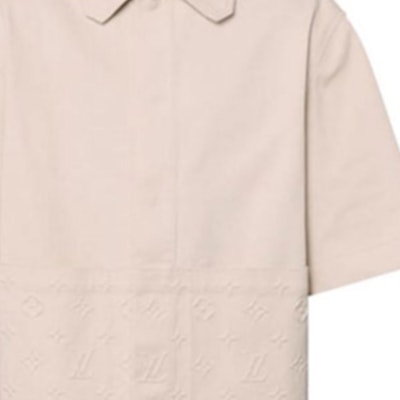 루이 비통 SS23 엠보싱 로고 반팔 셔츠 카키 1AAUOA Shop 루이 비통 SS23 엠보싱 로고 반팔 셔츠 카키 1AAUOA