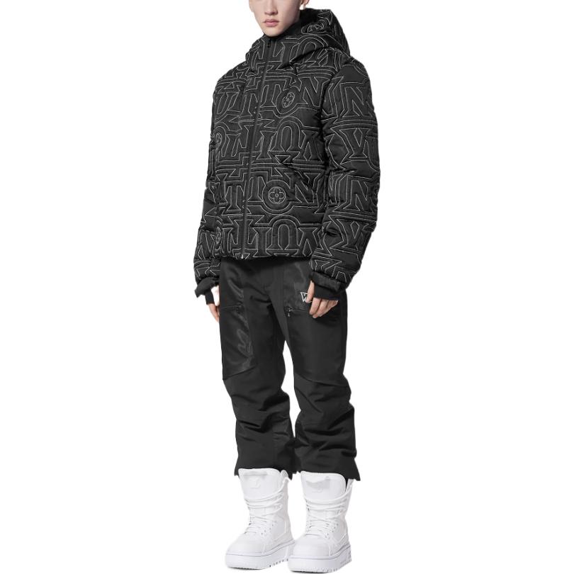 Lookbook 路易威登 SS23 經典刺繡連帽羽絨外套 黑色 1AAUU0