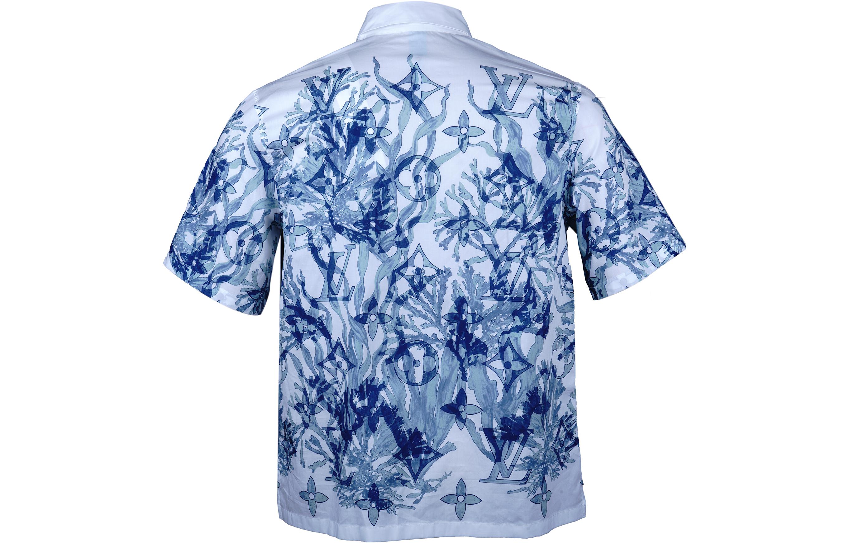 Lookbook 루이 비통 SS23 멀티컬러 모노그램 프린트 반팔 셔츠 남성. 1ABNSG