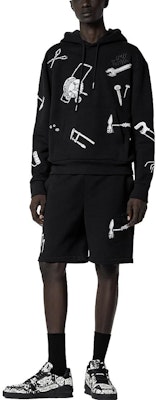 LOUIS VUITTON SS23 Celana Pendek Casual Loose Drawstring Bordir Print Tool Pria 1AB6EM Lookbook LOUIS VUITTON SS23 Celana Pendek Casual Loose Drawstring Bordir Print Tool Pria 1AB6EM