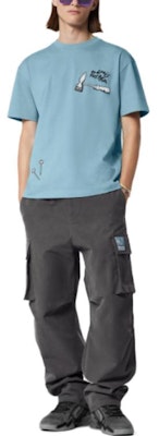 루이비통 SS23 블루 툴 자수 반팔 티셔츠 남성용 1AB5ID Lookbook 루이비통 SS23 블루 툴 자수 반팔 티셔츠 남성용 1AB5ID