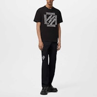 LOUIS VUITTON SS24 Baju-T Hitam Bersulam Manik Huruf Crewneck 1AFJFI Sizing LOUIS VUITTON SS24 Baju-T Hitam Bersulam Manik Huruf Crewneck 1AFJFI