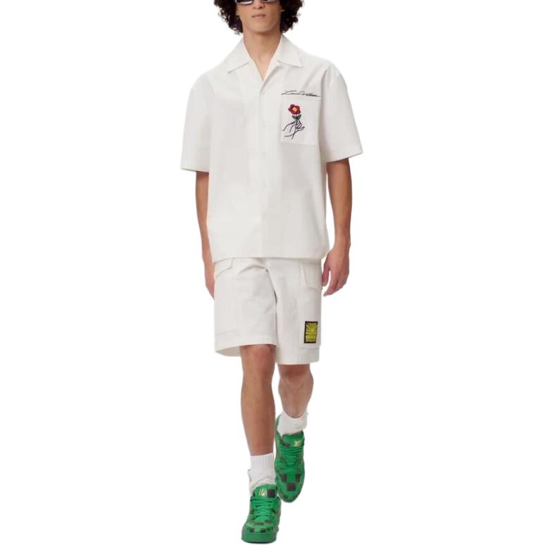 Lookbook LOUIS VUITTON SS24 Kemeja Kasual Lengan Pendek Putih Sulaman Bunga. 1AFJDJ