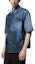 Lookbook Kemeja Denim Lengan Pendek Pria Louis Vuitton SS24 Logo Monogram Biru. 1AFAVH