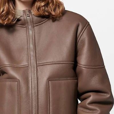 Chaqueta Reversible de Borrego con Capucha Louis Vuitton SS24 Marrón. 1AFAIM Sizing Chaqueta Reversible de Borrego con Capucha Louis Vuitton SS24 Marrón. 1AFAIM