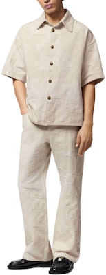 ルイヴィトン SS24 チェック刺繍 ルーズフィット 半袖シャツ ベージュ メンズ 1AFQZJ Lookbook ルイヴィトン SS24 チェック刺繍 ルーズフィット 半袖シャツ ベージュ メンズ 1AFQZJ