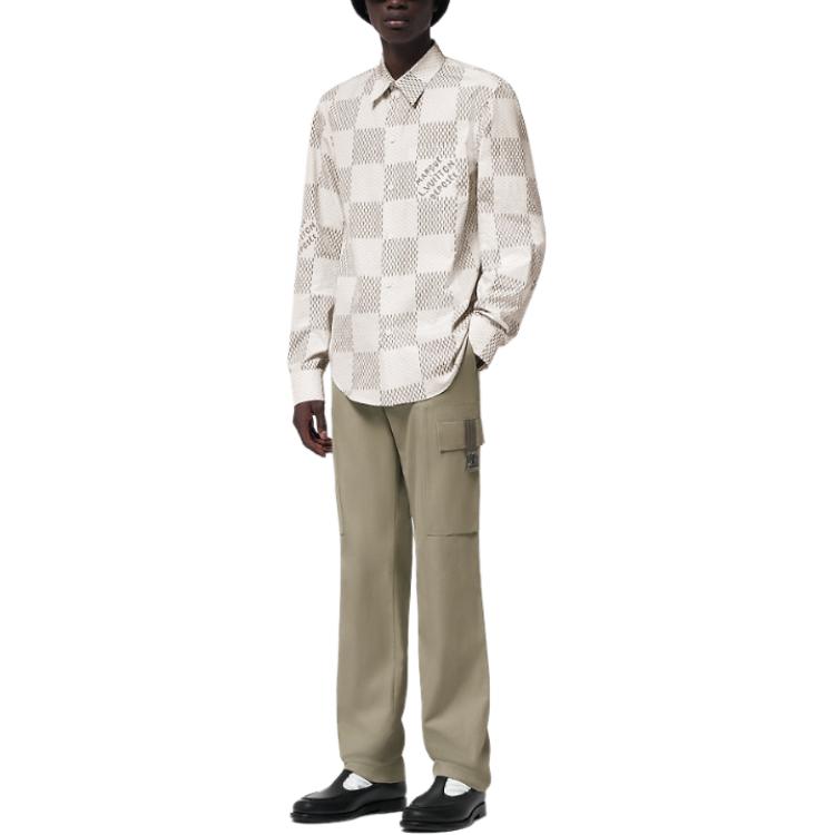 Lookbook 루이비통 SS24 체크 로고 프린트 스퀘어넥 긴팔 셔츠 그레이 남성 1AFJDD