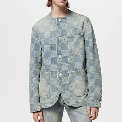 LOUIS VUITTON SS24 Jaket Denim Cetak Kotak Biru Lengan Panjang 1AFHU5 Lookbook LOUIS VUITTON SS24 Jaket Denim Cetak Kotak Biru Lengan Panjang 1AFHU5