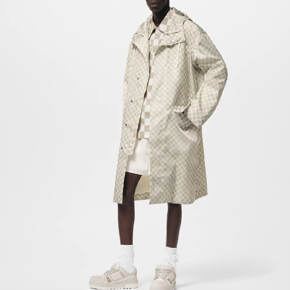 Purchase Abrigo Gris con Capucha y Manga Larga de Cuadros LOUIS VUITTON SS24. 1AFIJZ