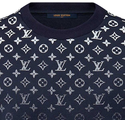 LOUIS VUITTON SS24 Kaos Crewneck Biru Navy Logo Gradient. 1AFQB4 Shop LOUIS VUITTON SS24 Kaos Crewneck Biru Navy Logo Gradient. 1AFQB4