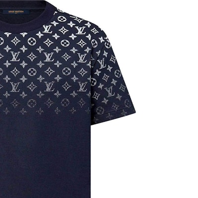 LOUIS VUITTON SS24 Kaos Crewneck Biru Navy Logo Gradient. 1AFQB4 Details for LOUIS VUITTON SS24 Kaos Crewneck Biru Navy Logo Gradient. 1AFQB4