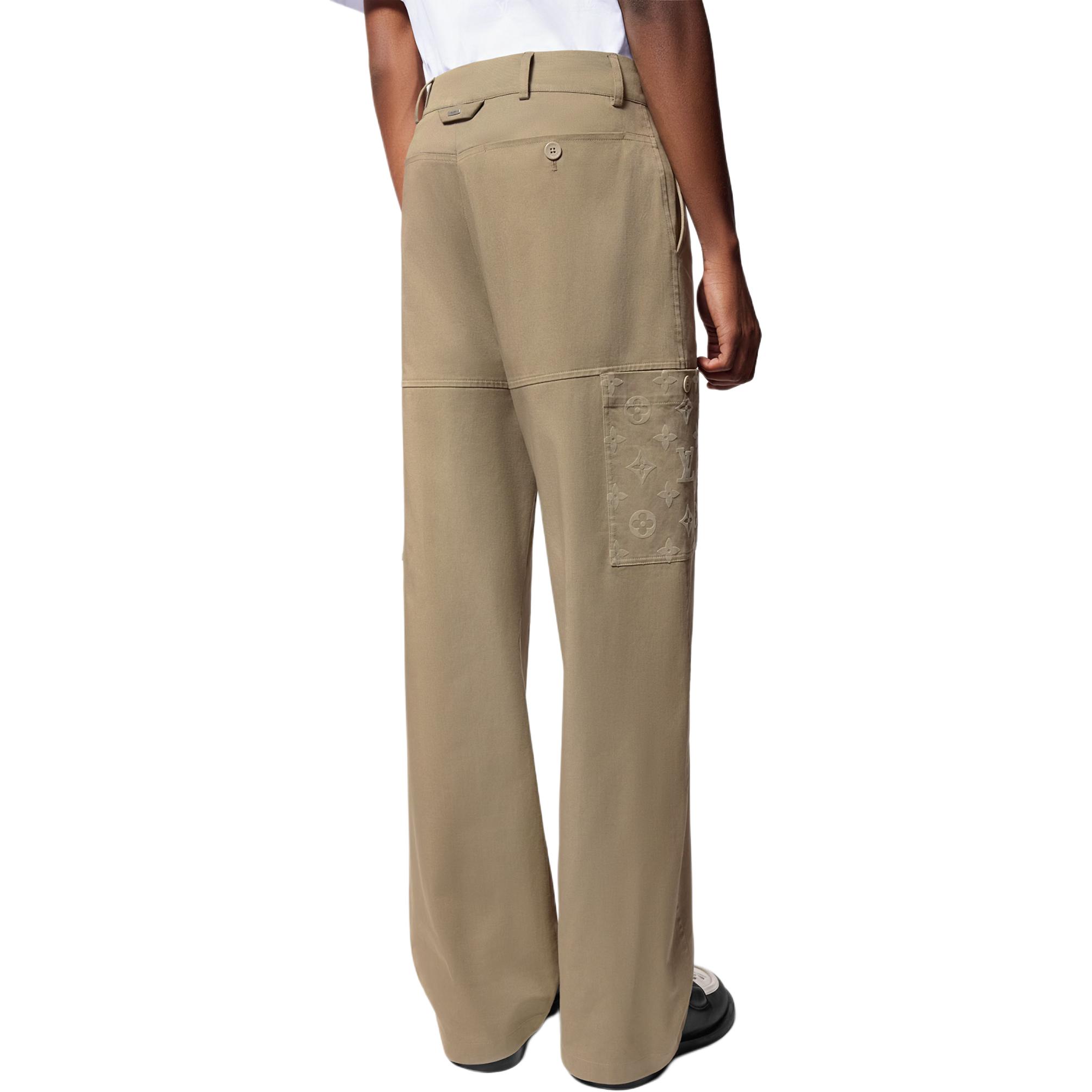 Purchase Pantalones Cargo Beige Hombre LOUIS VUITTON SS24 Logo Button Pierna Recta. 1AFQAV