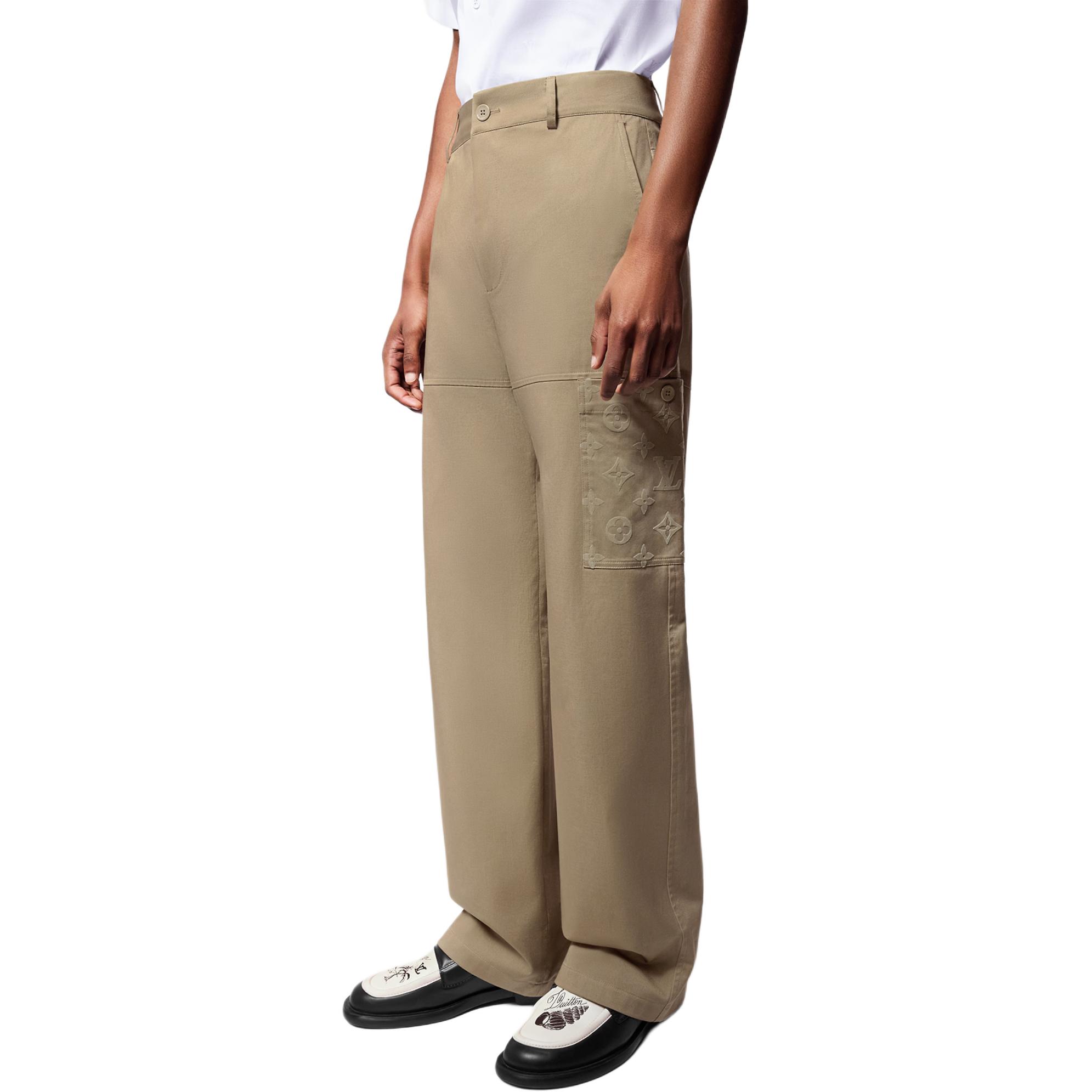 Details for Pantalones Cargo Beige Hombre LOUIS VUITTON SS24 Logo Button Pierna Recta. 1AFQAV