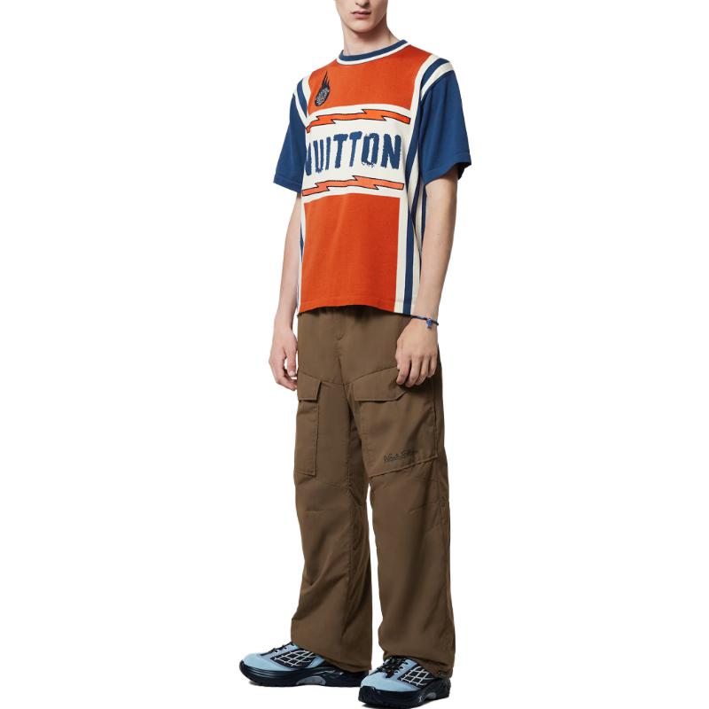 Shop LOUIS VUITTON SS24 Kaos Logo Jacquard Lengan Pendek Pria Multicolor 1AFANQ