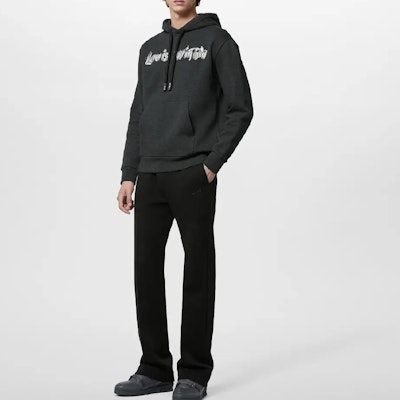 路易威登 SS24 灰色宽松款连帽长袖卫衣 潮流Logo款式. 1AF383 Lookbook 路易威登 SS24 灰色宽松款连帽长袖卫衣 潮流Logo款式. 1AF383