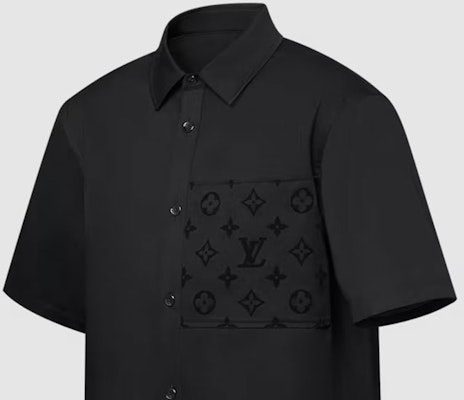 루이비통 SS24 로고 프린트 반팔 셔츠 남성 블랙 1AFR05 Purchase 루이비통 SS24 로고 프린트 반팔 셔츠 남성 블랙 1AFR05