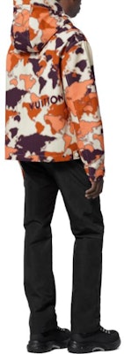 Chaqueta Roja con Capucha para Hombre LOUIS VUITTON SS24 Estampado Mapa. 1AF866 Purchase Chaqueta Roja con Capucha para Hombre LOUIS VUITTON SS24 Estampado Mapa. 1AF866