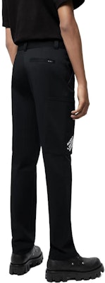 LOUIS VUITTON SS24 Seluar Cargo Kasual Monogram Hitam Lelaki. 1AFJ92 Purchase LOUIS VUITTON SS24 Seluar Cargo Kasual Monogram Hitam Lelaki. 1AFJ92