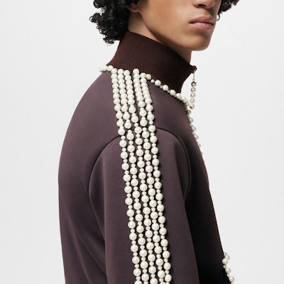 LOUIS VUITTON SS24 Pharrell Beaded Embroidery Zip-Up Sweatshirt Coklat. 1AFJF2 Sizing LOUIS VUITTON SS24 Pharrell Beaded Embroidery Zip-Up Sweatshirt Coklat. 1AFJF2