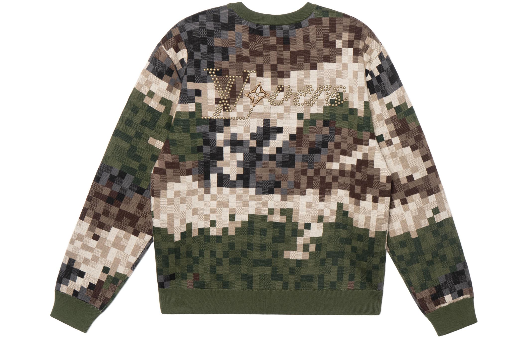 Lookbook Sudadera Louis Vuitton SS24 Pharrell Camo Letter Jacquard Multicolor Hombre. 1AFIVT