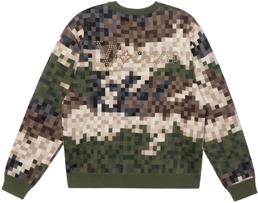 Sudadera Louis Vuitton SS24 Pharrell Camo Letter Jacquard Multicolor Hombre. 1AFIVT Lookbook Sudadera Louis Vuitton SS24 Pharrell Camo Letter Jacquard Multicolor Hombre. 1AFIVT