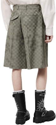 루이비통 SS24 퍼렐 콜라보 체크 울 와이드 팬츠 그린. 1AFIZI Details for 루이비통 SS24 퍼렐 콜라보 체크 울 와이드 팬츠 그린. 1AFIZI