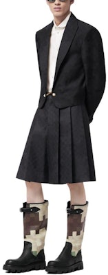 LOUIS VUITTON SS24 Pharrell Collab Checkered Loose Pleated Shorts Black . 1AFIZR Lookbook LOUIS VUITTON SS24 Pharrell Collab Checkered Loose Pleated Shorts Black . 1AFIZR