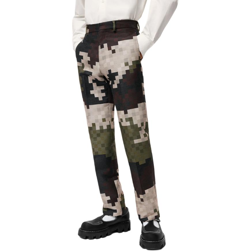 Lookbook 루이비통 SS24 퍼렐 협업 그린 체크 포켓 스트레이트 팬츠 남성용 1AFIYA