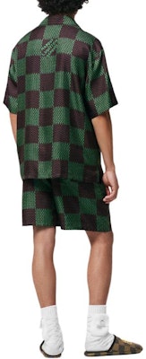 루이 비통 SS24 퍼렐 협업 레터 자카드 밴딩 쇼츠 그린 남성. 1AFJ63 Shop 루이 비통 SS24 퍼렐 협업 레터 자카드 밴딩 쇼츠 그린 남성. 1AFJ63