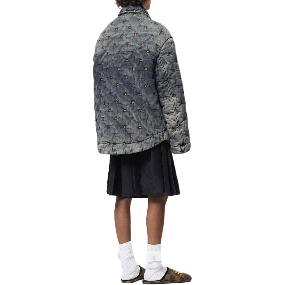 Shop Chaqueta Vaquera Suelta Azul Louis Vuitton SS24 Pharrell Logo Bordado. 1AFJCO
