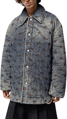 Chaqueta Vaquera Suelta Azul Louis Vuitton SS24 Pharrell Logo Bordado. 1AFJCO Details for Chaqueta Vaquera Suelta Azul Louis Vuitton SS24 Pharrell Logo Bordado. 1AFJCO