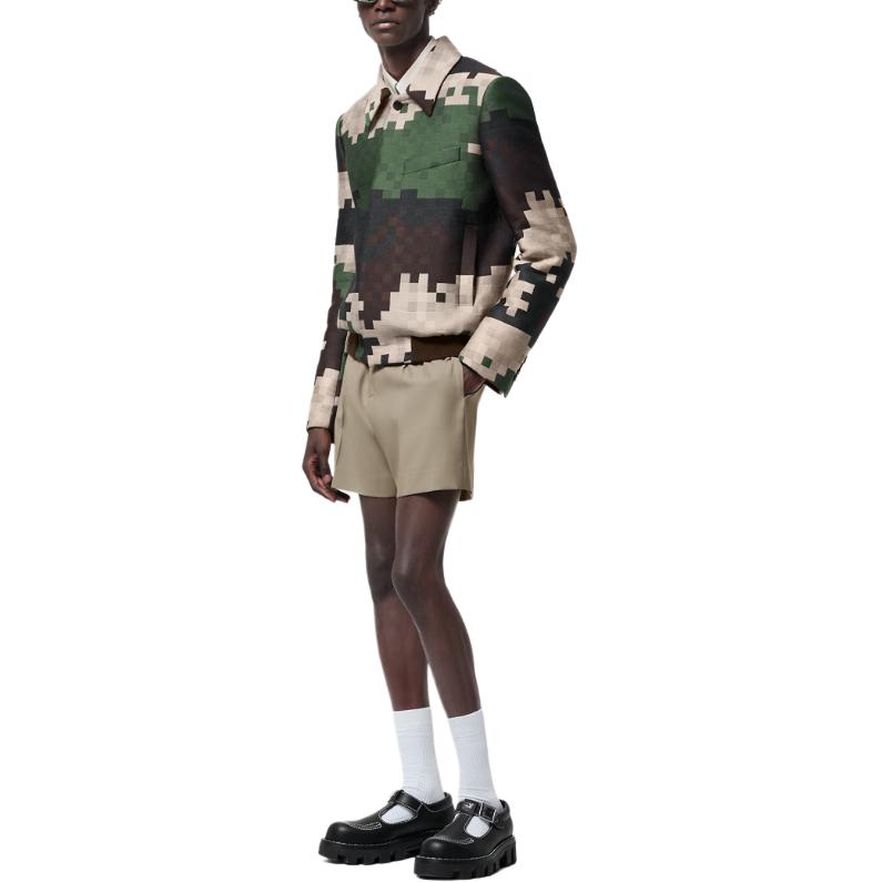 Lookbook LOUIS VUITTON SS24 Pharrell Kolaborasi Jaket Pendek Lelaki Corak Kotak Multicolor 1AFIF9