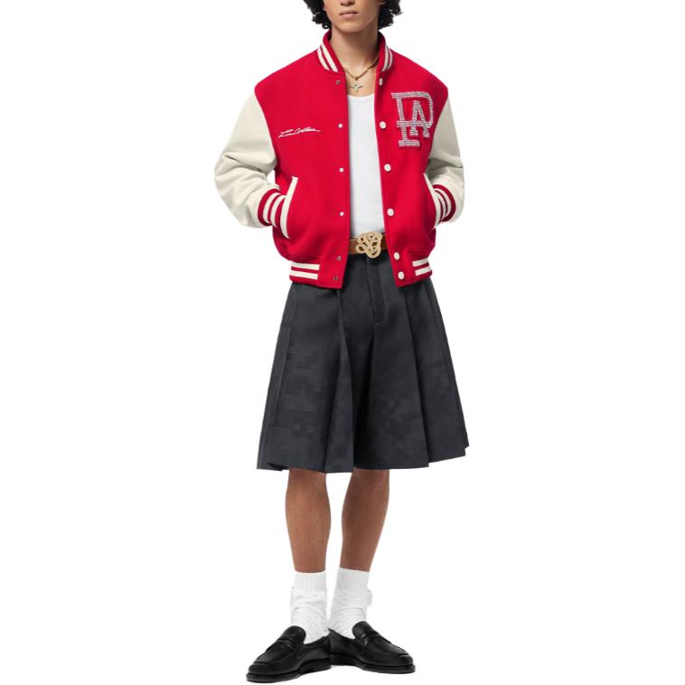 Lookbook Jaket Varsity Louis Vuitton SS24 Pharrell Kolaborasi Logo Bordir Garis Merah. 1AFIQ9