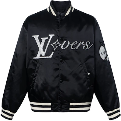 LOUIS VUITTON SS24 Pharrell Kolaborasi Jaket Baseball Bergaris Hitam Bordir. 1AFHWP Buy LOUIS VUITTON SS24 Pharrell Kolaborasi Jaket Baseball Bergaris Hitam Bordir. 1AFHWP