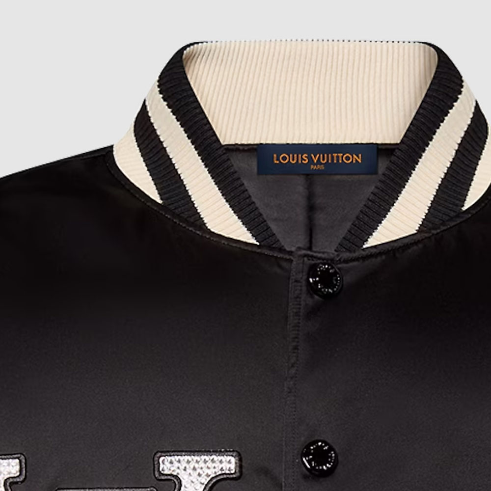 Sizing LOUIS VUITTON SS24 Pharrell Kolaborasi Jaket Baseball Bergaris Hitam Bordir. 1AFHWP
