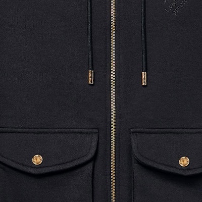 ルイヴィトン SS24 ファレルコラボ ロゴ刺繍フーディージャケット ブラック 1AFJF9 Shop ルイヴィトン SS24 ファレルコラボ ロゴ刺繍フーディージャケット ブラック 1AFJF9