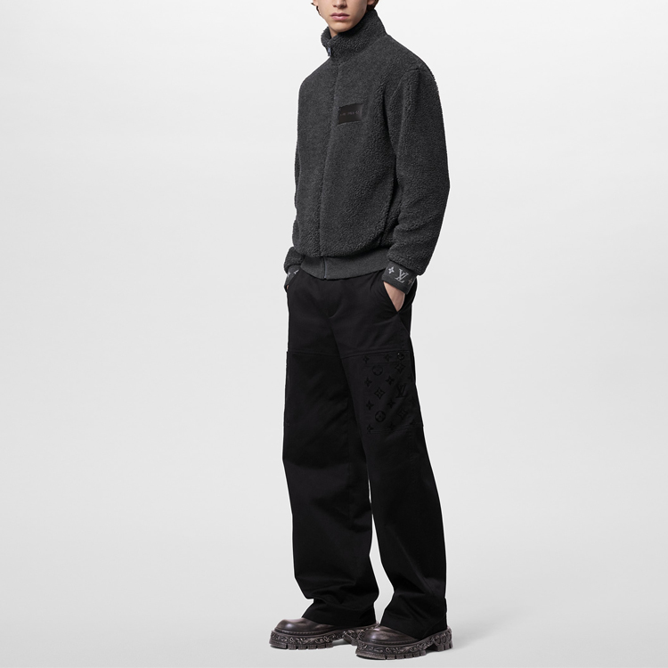 Details for Pantalones Cargo Negros Rectos Louis Vuitton SS24 Hombre Twill Sólido Talle Medio 1AFATD