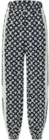 LOUIS VUITTON SS25 Logo Print Black Knit Jogger Pants for Men. 1AFWQD LOUIS VUITTON SS25 Logo Print Black Knit Jogger Pants for Men. 1AFWQD